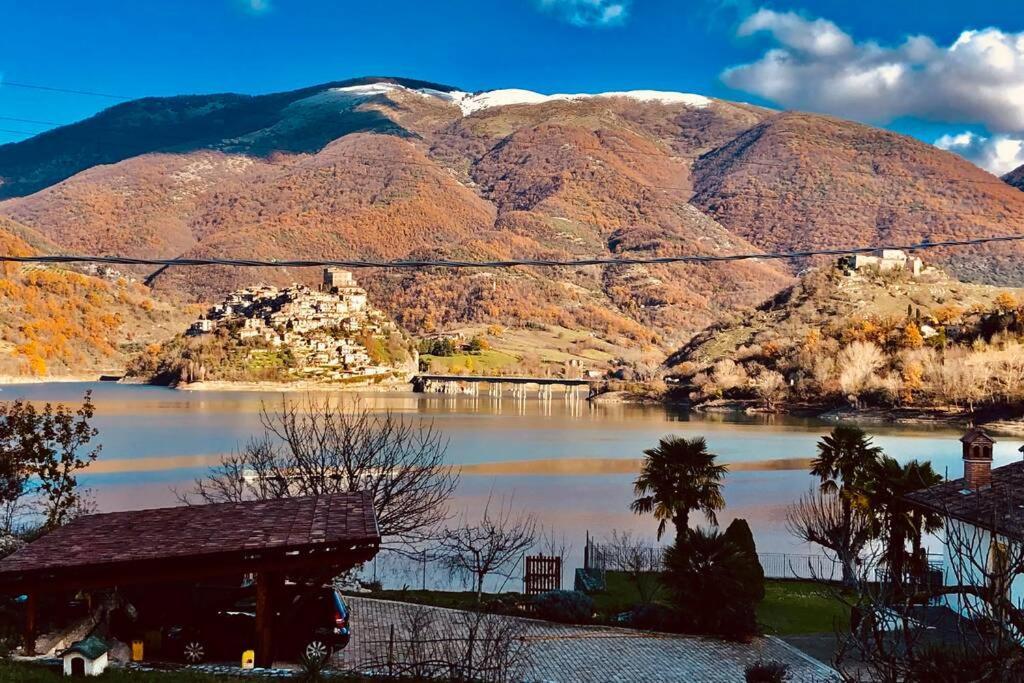 Stanza Con Terrazzo Vista Lago - Lakeholiday กาสเตล ดิ ตอรา ภายนอก รูปภาพ